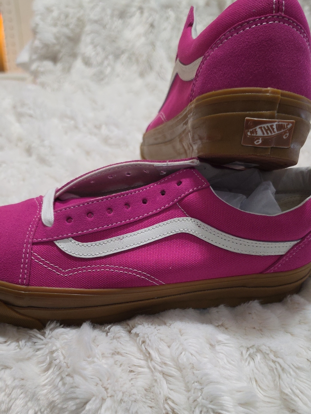 Classic Low-Top Canvas Sneakers in Magenta with White Stripe